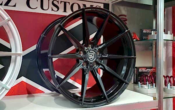 LCP11 schwarz 9×21/10.5×21 5×112/5×114.3/5×115/5×120 Preis pro Stück: 649,99€/749,00€ 1
