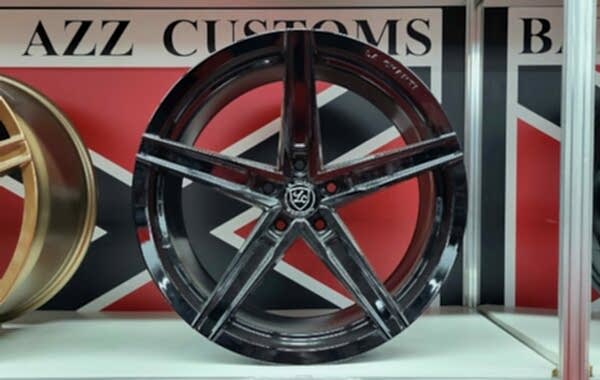 LCP8 schwarz 9×20/10×20/10.5×20/11×20, 5×112/5×114.3/5×115/5×120 Preis pro Stück: 549,99€/649,00€/649,00€/749,00€ 2